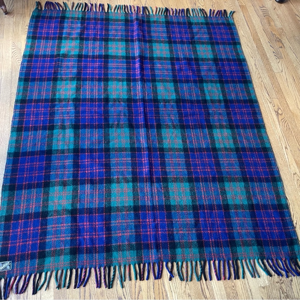 Killarney Tartan Wool Throw Blanket Kerry Woollen Mills Ireland 61" x 77" - Picture 4 of 11